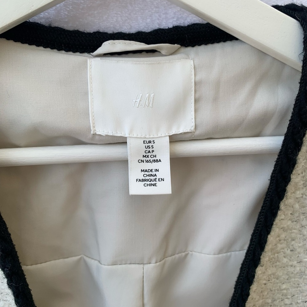 H&M V- Neck Boucle Jacket - Picture 9 of 10